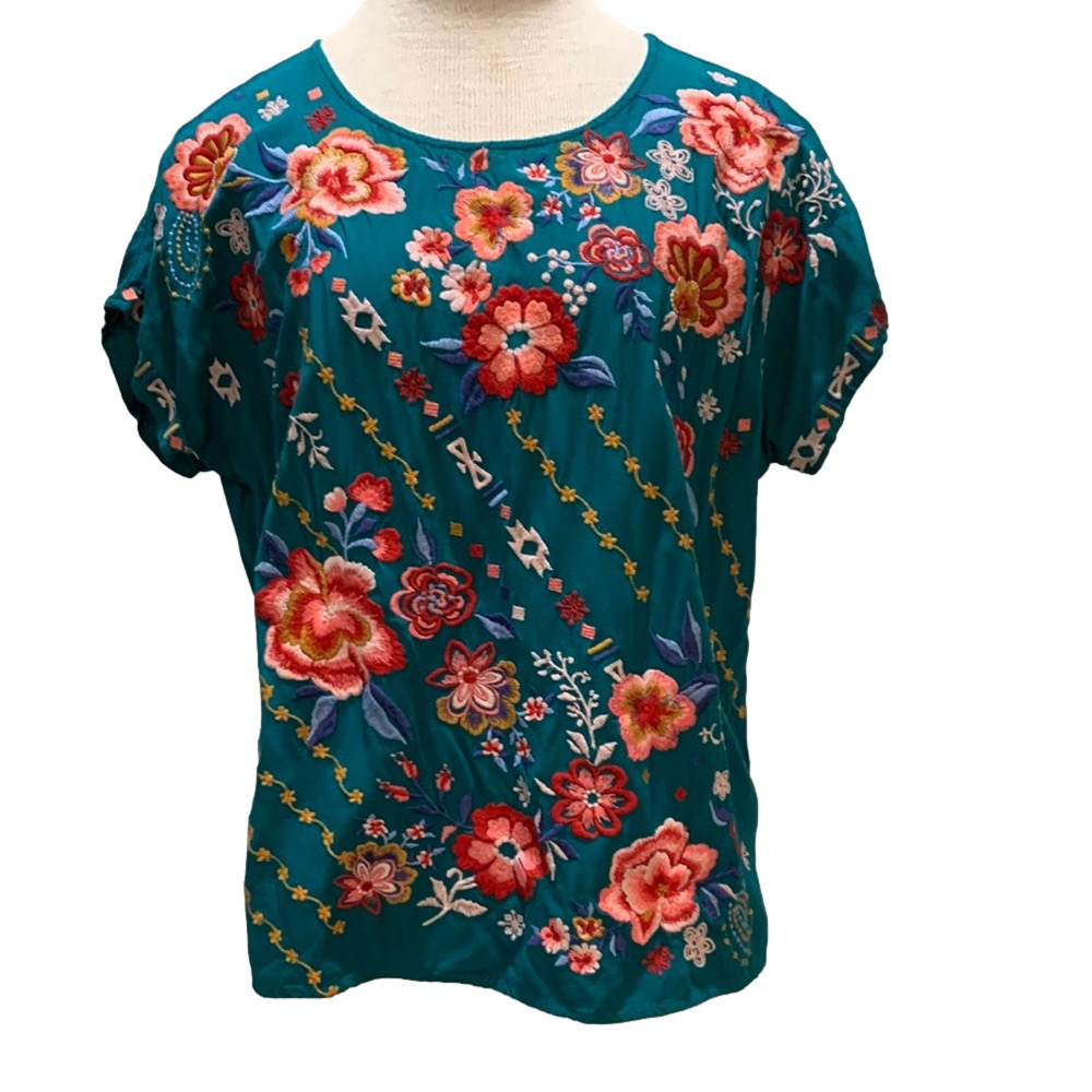 Savanna Jane sz L blue green top with floral embroidery